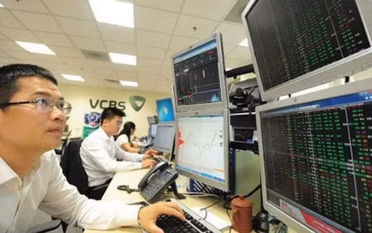 Chứng khoán ngày 12/1: VN-Index băng băng tiến về ngưỡng lịch sử