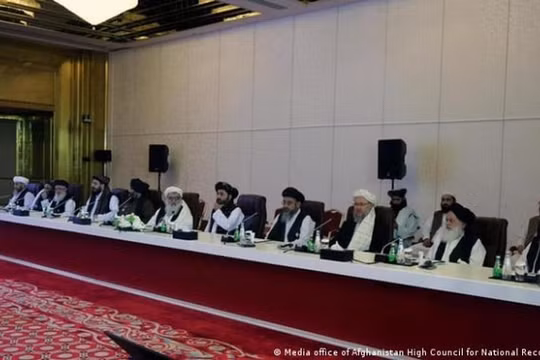 Chính phủ Afghanistan và Taliban đồng ý đàm phán hòa bình