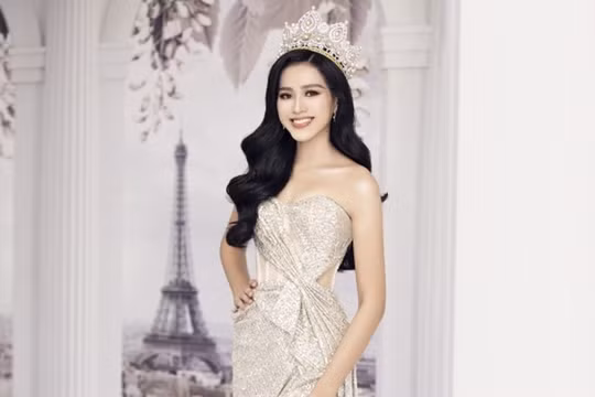 Những nàng Hậu sở hữu đôi chân dài nhất V-Biz