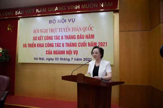 Phải đột phá mạnh vào vấn đề sắp xếp tổ chức bên trong của các bộ, cơ quan ngang bộ