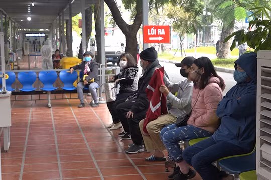 F0 tự ý đến bệnh viện tuyến cuối, nguy cơ quá tải và lây nhiễm dịch bệnh tăng cao