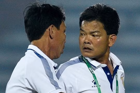 Trọng tài bị treo còi vì không thổi penalty cho CLB Nam Định