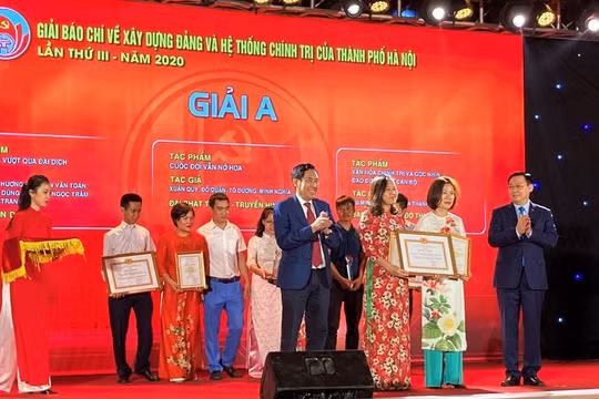 Công bố 2 giải báo chí về xây dựng Đảng và phát triển văn hóa, xây dựng người Thủ đô văn minh, thanh lịch
