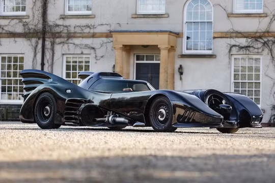 Siêu xe Batmobile được bán đấu giá từ 27.800 USD
