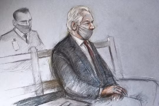 Julian Assange: Nhân vật bị Mỹ truy lùng, anh hùng của số đông