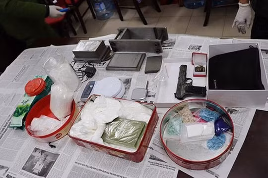 Bắt 'nữ quái' cầm đầu đường dây ma túy dùng bột trộn với heroin để bán