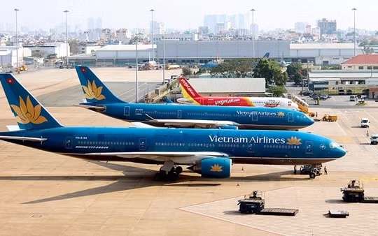 Tạm dừng cấp phép chuyến bay từ Anh, Nam Phi về Việt Nam