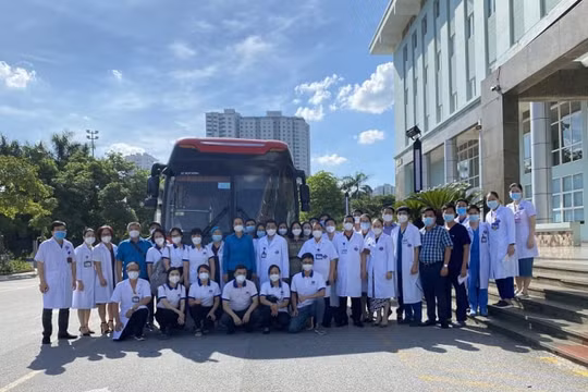 Thủ tướng yêu cầu 40 tỉnh, thành phố chi viện nhân lực cho TP. HCM và các tỉnh phía Nam