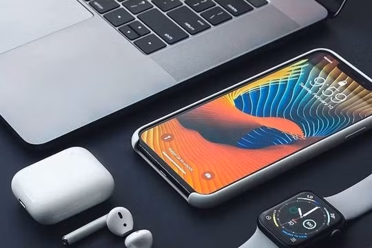 Apple đăng ký bằng sáng chế giúp MacBook có thể sạc không dây cho iPhone và Apple Watch