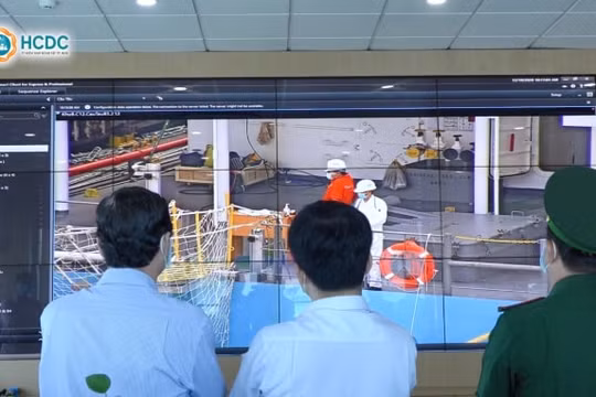 Phát hiện 1 người không tuân thủ phòng dịch COVID-19, lén thăm người thân trên tàu nhập cảnh