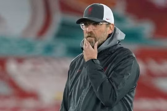 HLV Klopp tuyên bố sẽ không tăng cường thêm trung vệ