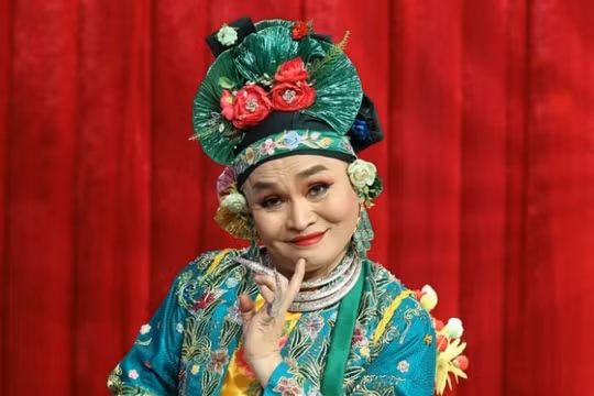 Xuân Hinh, Hoài Linh và những danh hài Việt đi lên từ tuổi thơ cơ cực