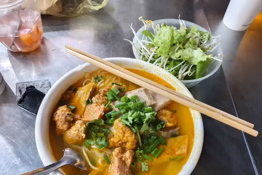 Chủ quán ăn vừa mở hàng sau dịch, lập tức bị “sốc” vì “bão giá”