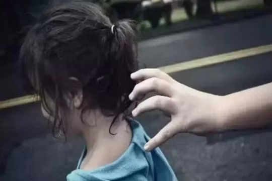 Nam Định: Khởi tố, bắt tạm giam hai đối tượng về tội mua bán người dưới 16 tuổi