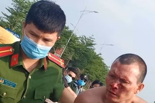 Hà Nội: Bắt đối tượng đang bị truy nã, đâm tài xế taxi để cướp tài sản