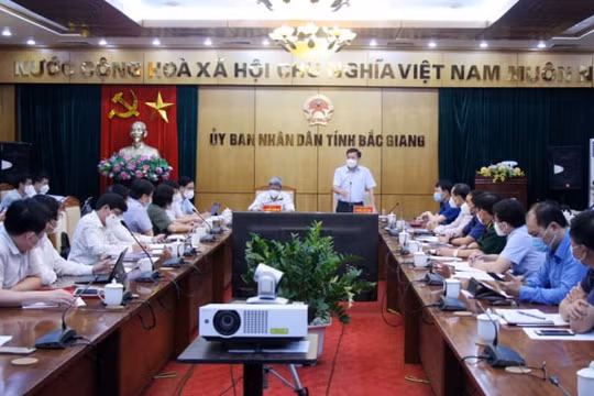 Số ca COVID-19 tăng vọt, Bộ Y tế họp khẩn với tỉnh Bắc Giang