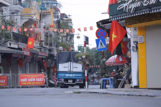 Sau ngày 6/9, Hà Nội tiếp tục giãn cách xã hội với "vùng đỏ", còn lại theo Chỉ thị 15+