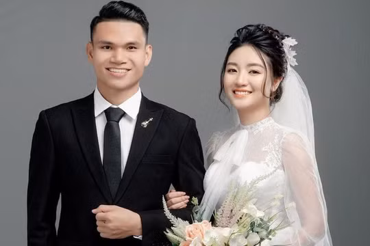 Hậu vệ Phạm Xuân Mạnh chính thức lập gia đình