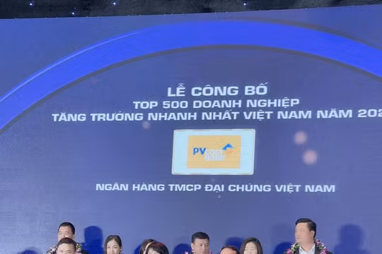 PVcomBank vinh dự trong Top 500 DN tăng trưởng nhanh nhất Việt Nam năm 2021