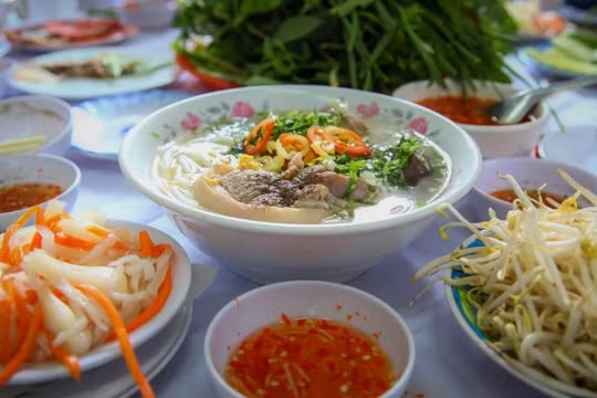 Nam Bộ: 30/4 ăn gì, chơi gì, ở đâu?