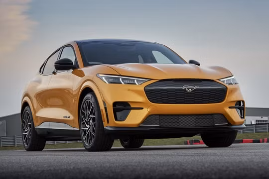 Xe điện Ford Mustang Mach-E GT được trang bị hệ thống lái tự động BlueCruise