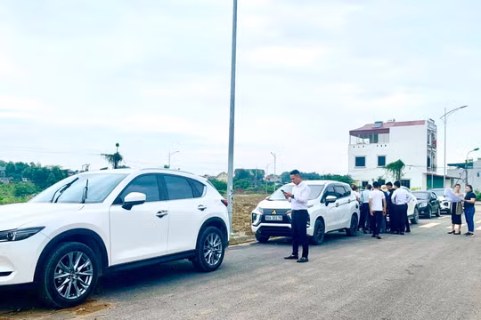 Thông tin quy hoạch còn nằm trên giấy, đất đã sốt nóng