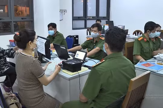 Từ ngày hôm nay, Công an TP.HCM tiếp tục làm căn cước công dân gắn chíp