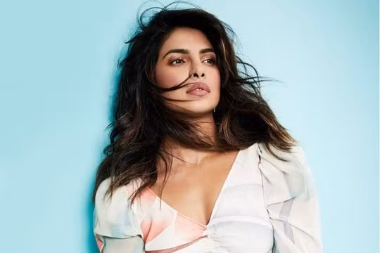 Hoa hậu Thế giới Priyanka Chopra gia nhập Victoria's Secret