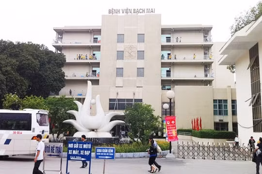 Làn sóng “nhảy việc” ở Bệnh viện Bạch Mai: Ai xin nghỉ đều giải quyết!