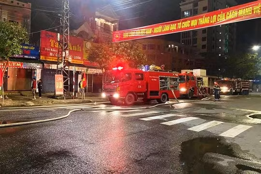 Giải cứu cháu bé 6 tháng tuổi trong vụ cháy sáng mùng 4 Tết