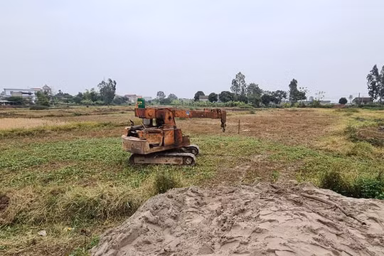 Làm rõ vụ đổ thiết bị xây dựng công trình nhà văn hóa làm 4 trẻ thương vong