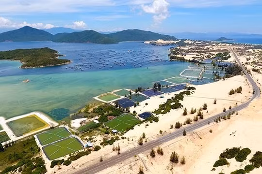Tỉnh Khánh Hòa đề xuất điều chỉnh quy hoạch khu kinh tế Vân Phong