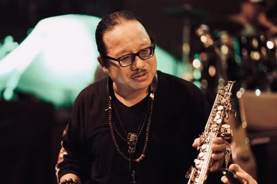 Nghệ sĩ saxophone Trần Mạnh Tuấn hồi sinh một cách kỳ diệu sau gần 1 tháng nằm viện