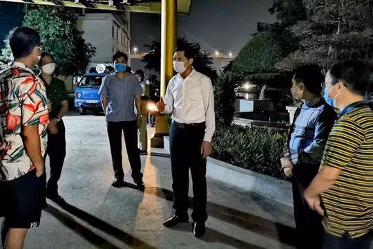 Thành phố Hạ Long (Quảng Ninh): Họp khẩn trong đêm vì phát hiện 1 ca mắc Covid-19 trong cộng đồng