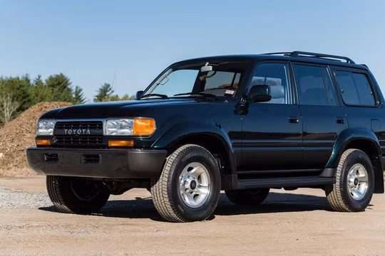Toyota Land Cruiser 1994 đã qua sử dụng vẫn có giá bán lên đến 136.000 USD