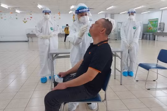 Hà Nội: Hoàn thành xét nghiệm cho 100% người từ Hải Dương về trước ngày 21/02