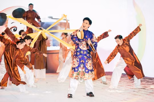 Erik giành ngôi Quán quân The Heroes mùa đầu tiên