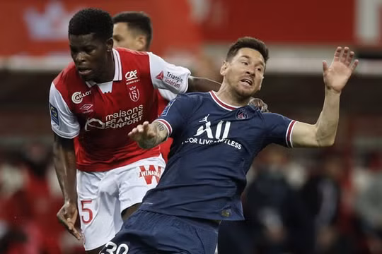 Kylian Mbappe ghi điểm trong ngày ra mắt của siêu sao Lionel Messi