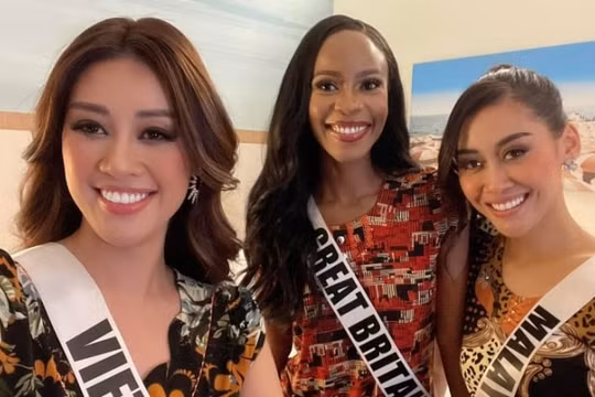 Khánh Vân tung bộ ảnh trạng phục dạ hội ý nghĩa trước bán kết Miss Universe
