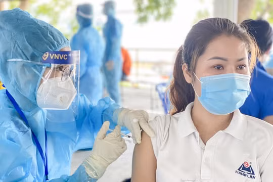 Bình Dương đẩy mạnh tiêm vaccine, mỗi đội tiêm đến hơn 2.000 mũi mỗi ngày