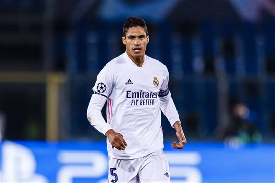 Varane dương tính Covid-19, Real Madrid mất cặp trung vệ ở trận gặp Liverpool