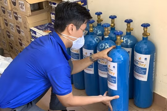 Thủ tướng Chính phủ yêu cầu đảm nguồn oxy phục vụ điều trị bệnh nhân COVID-19
