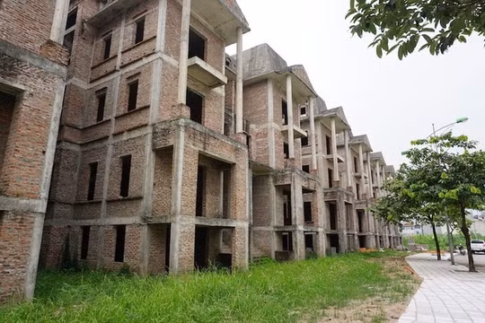 Thiếu quỹ đất phát triển chung cư, Hà Nội vẫn có hàng chục dự án bỏ hoang
