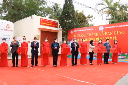 Đưa vào sử dụng hệ thống oxy y tế hỗ trợ bệnh nhân COVID-19 tại Thái Nguyên