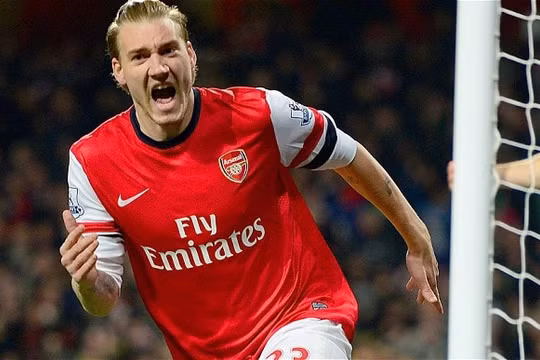 Ngôi sao Bendtner giải nghệ ở tuổi 33