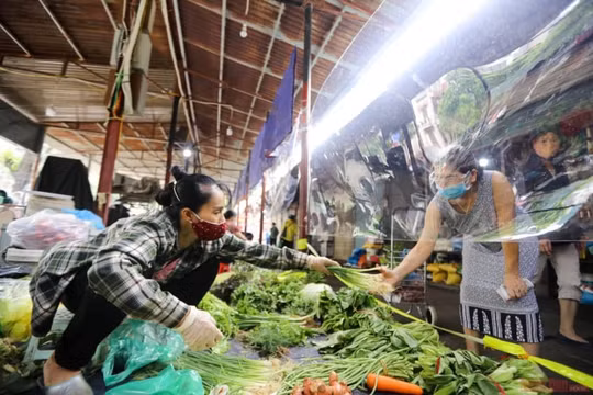 Hà Nội: Quận Hai Bà Trưng đề xuất mở lại tất cả hoạt động, dịch vụ từ 1/10