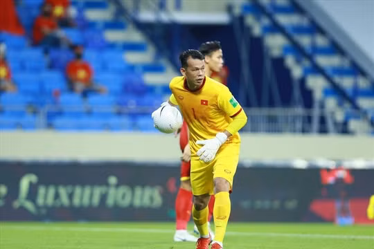 Thủ môn Tấn Trường lọt top 4 cầu thủ hay nhất vòng loại World Cup 2022