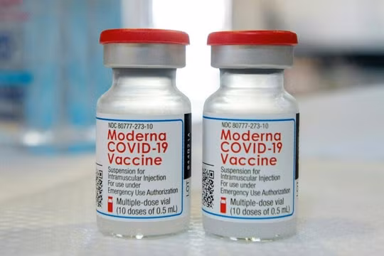 Moderna hiệu quả ngăn ca nhập viện 92% sau hơn 4 tháng