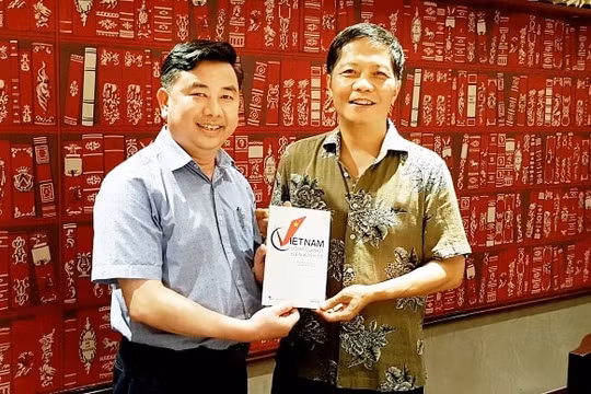 Ra mắt cuốn sách “Việt Nam, lối rẽ của một nền kinh tế”