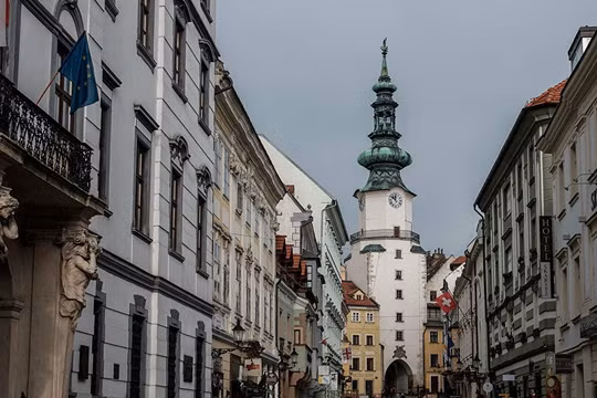 Slovakia trục xuất 3 nhân viên của Đại sứ quán Nga